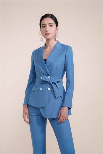 职业女士西服定做.jpg